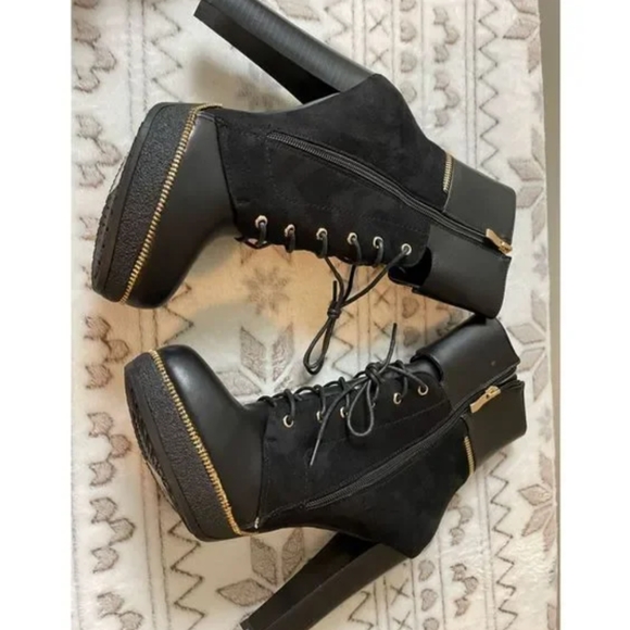 *2/$15* Italina Platform Ankle Boot black - Picture 5 of 8
